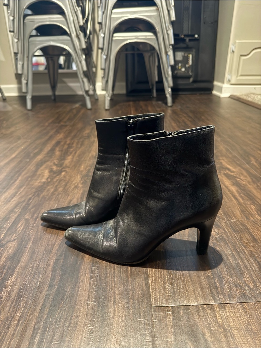 Via Spiga Black Leather Pointed-Toe Ankle Boots with Side Zip